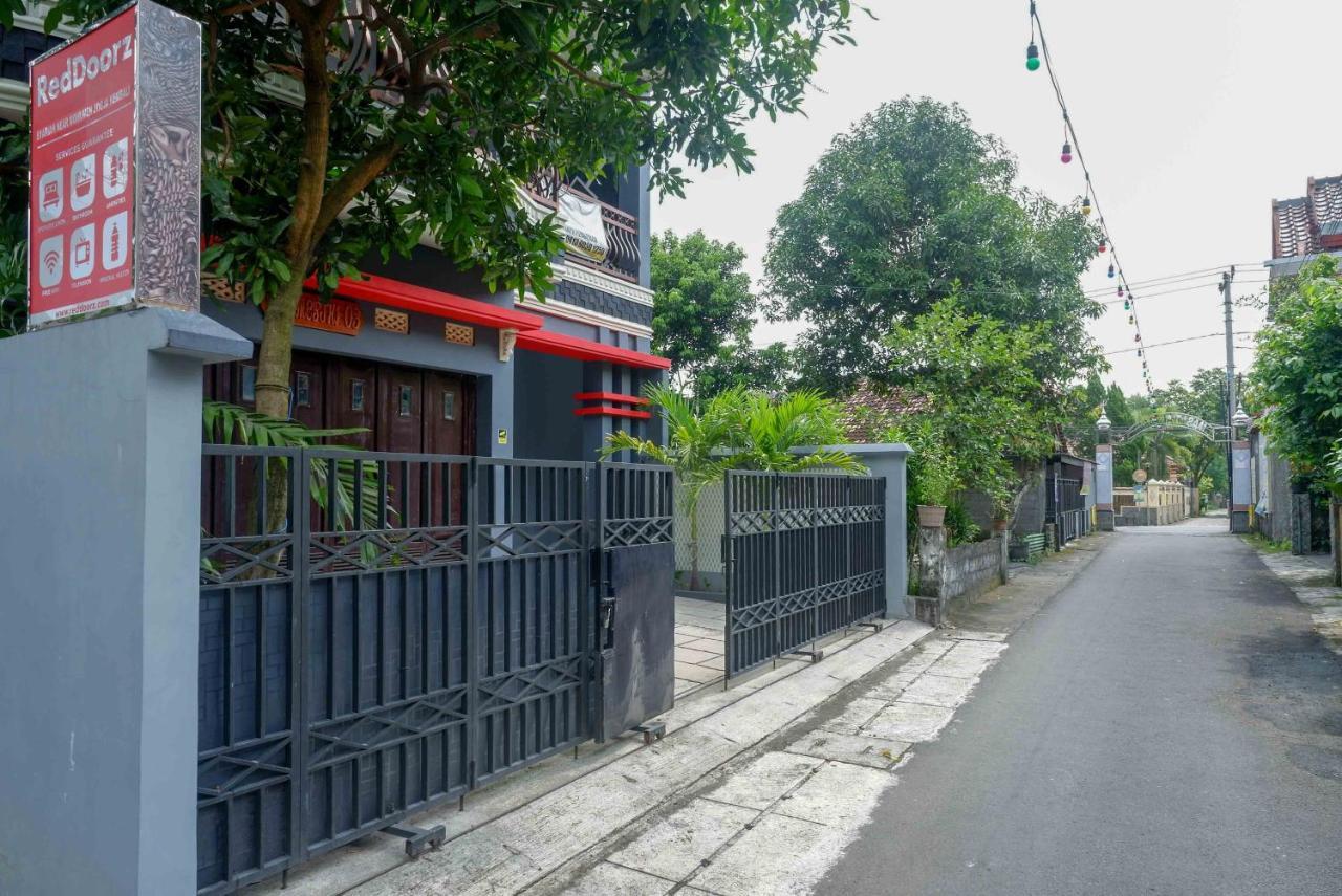 Kejayan Reddoorz Syariah Near Monumen Jogja Kembali酒店 外观 照片